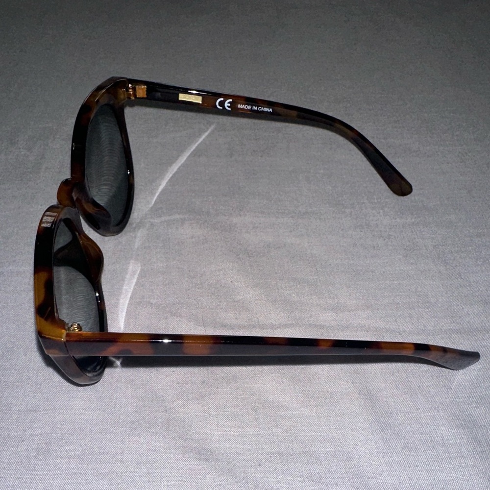 J. CREW Women’s Brown Tortoise Sunglasses - Picture 5 of 6